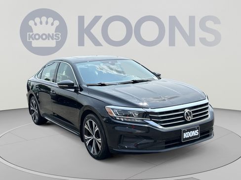 Used 2022 Volkswagen Passat 2.0T SE FWD image 18