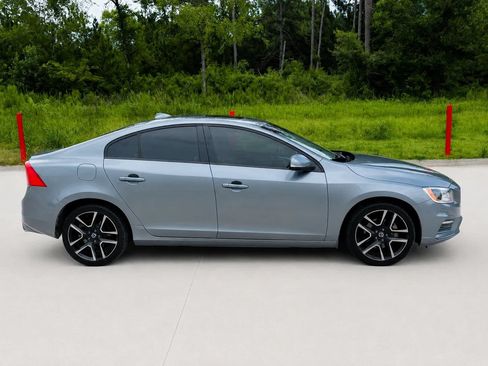 Used 2017 Volvo S60 T5 Dynamic FWD image 6