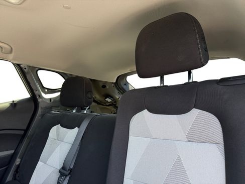 Used 2024 Chevrolet Trax LS w/ LS Convenience Package FWD image 12