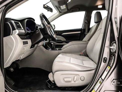Used 2014 Toyota Highlander Plus image 13