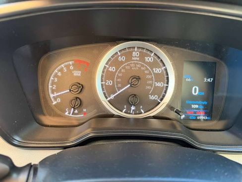 Used 2020 Toyota Corolla LE image 9