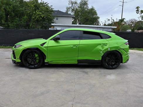 Used 2021 Lamborghini Urus image 7