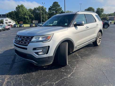 Used 2017 Ford Explorer Limited AWD/4WD image 6