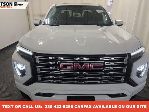 Used 2023 GMC Canyon Denali image 13