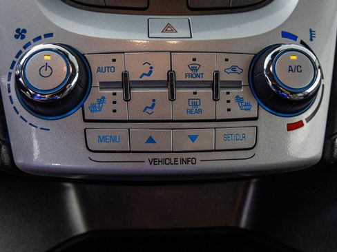 Used 2016 Chevrolet Equinox LTZ w/ Enhanced Convenience Package image 27