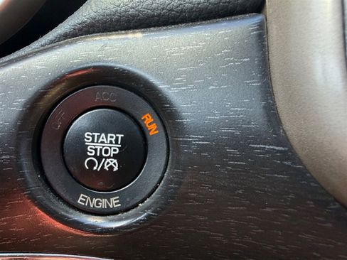 Used 2015 Jeep Grand Cherokee Overland w/ Advanced Technology Group RWD image 19