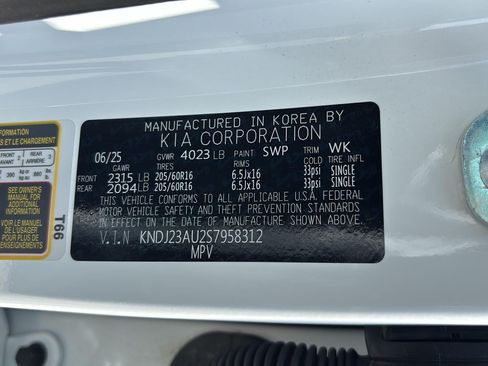 Used 2025 Kia Soul LX FWD image 31