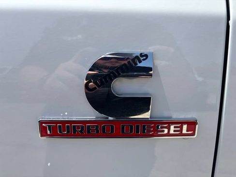 New 2026 RAM 2500 Laramie AWD/4WD image 12