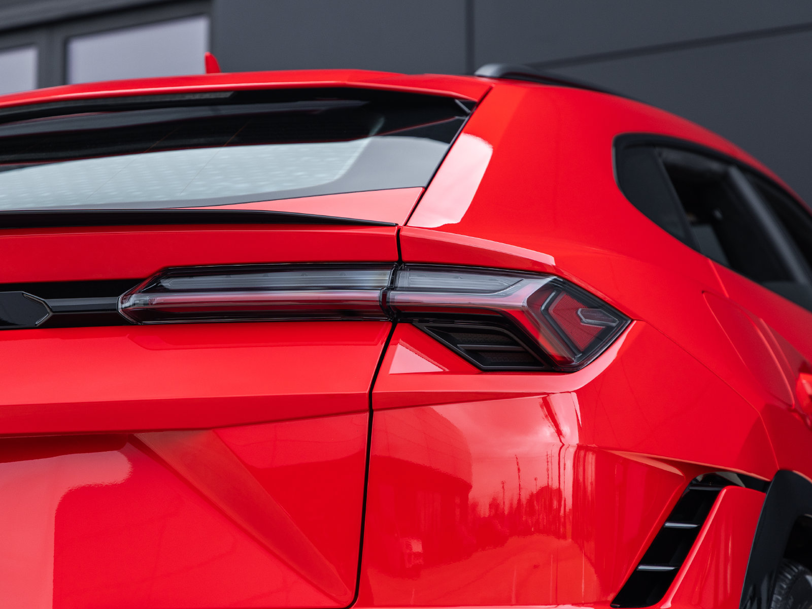 Used 2024 Lamborghini Urus S AWD/4WD image 14
