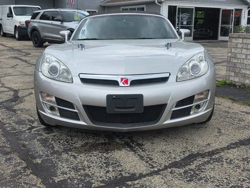 Used 2009 Saturn Sky w/ Premium Trim Package image 2