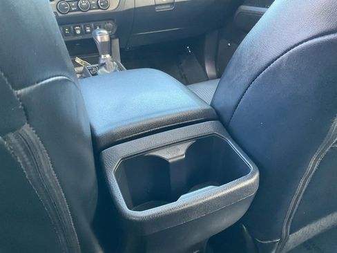 Used 2019 Toyota Tacoma TRD Off-Road w/ TRD Premium Off Road Package image 44