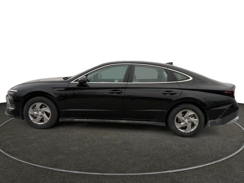 Certified 2025 Hyundai Sonata SE image 2