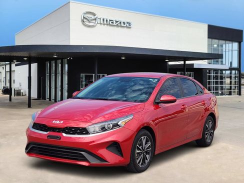 Used 2024 Kia Forte LXS FWD image 2
