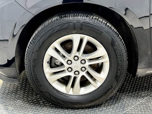 Used 2018 Buick Enclave Essence image 35