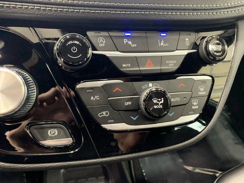 New 2026 Chrysler Pacifica Select image 25