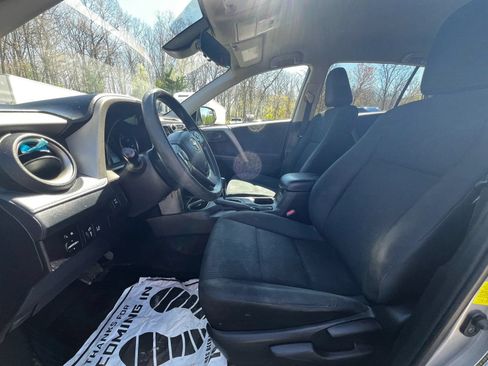 Used 2018 Toyota RAV4 LE w/ All Weather Liner Package AWD/4WD image 9