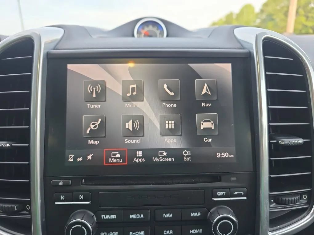Used 2017 Porsche Cayenne AWD/4WD image 30
