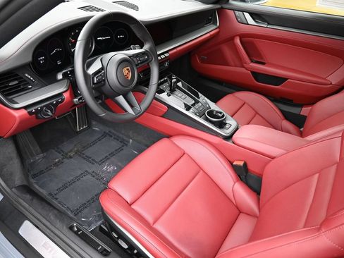 Certified 2024 Porsche 911 Carrera RWD image 4