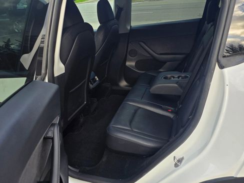 Used 2024 Tesla Model Y Long Range image 11