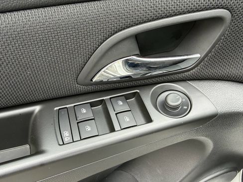 Used 2014 Chevrolet Cruze LT image 30