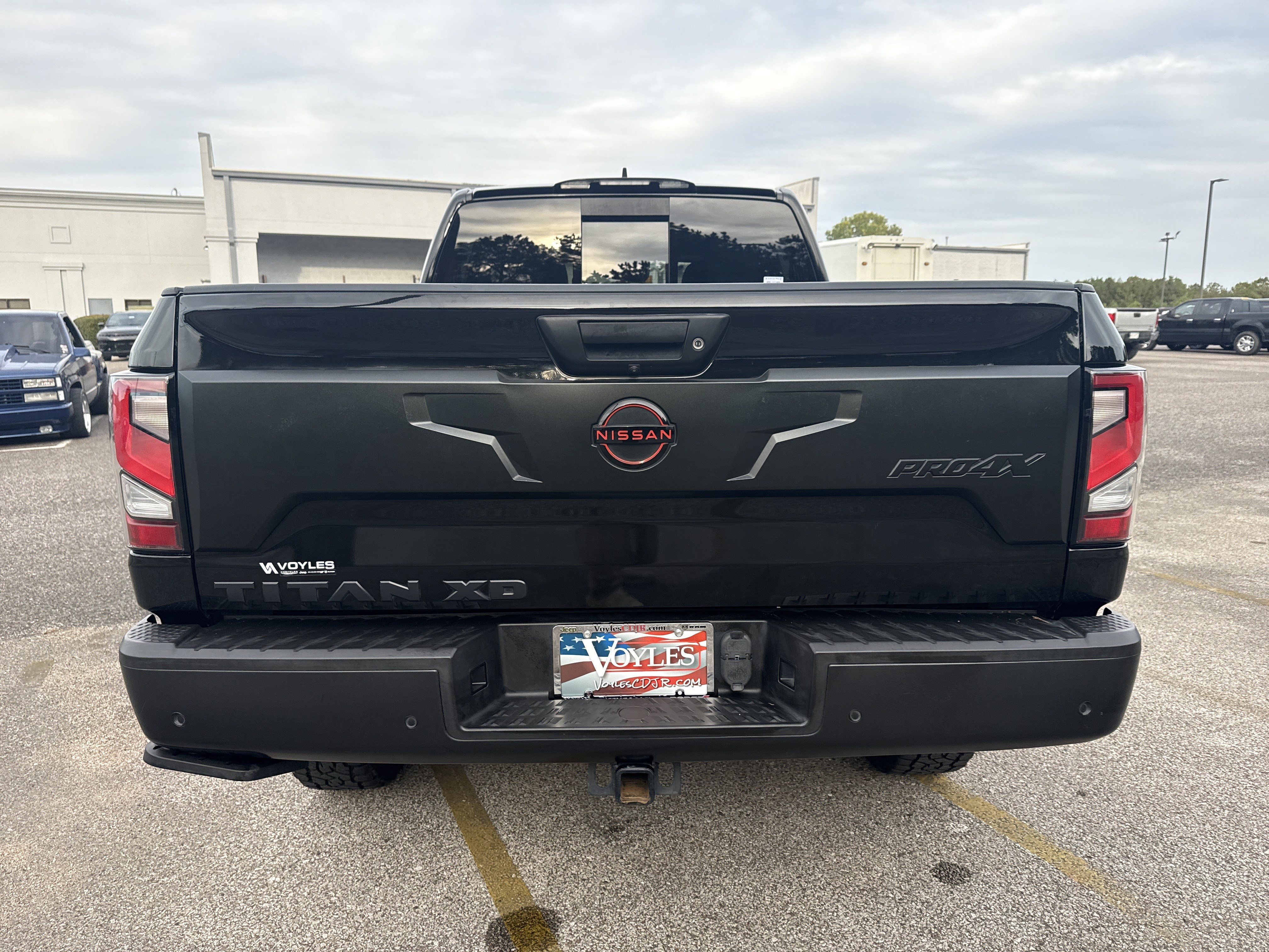 Used 2023 Nissan Titan PRO-4X AWD/4WD image 6
