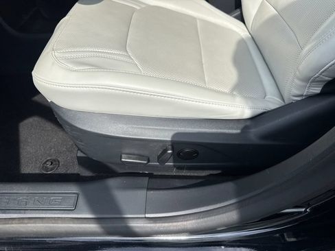 Used 2025 Ford Mustang Mach-E Premium AWD/4WD image 28