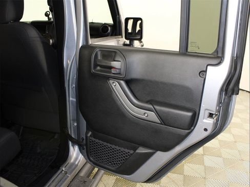 Used 2018 Jeep Wrangler Unlimited Sport S image 33
