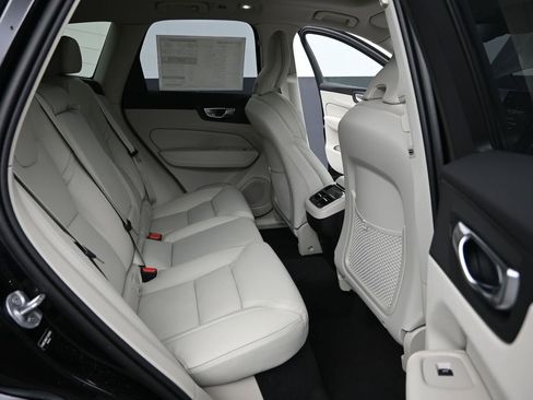 New 2026 Volvo XC60 B5 Ultra w/ Climate Package AWD/4WD image 16
