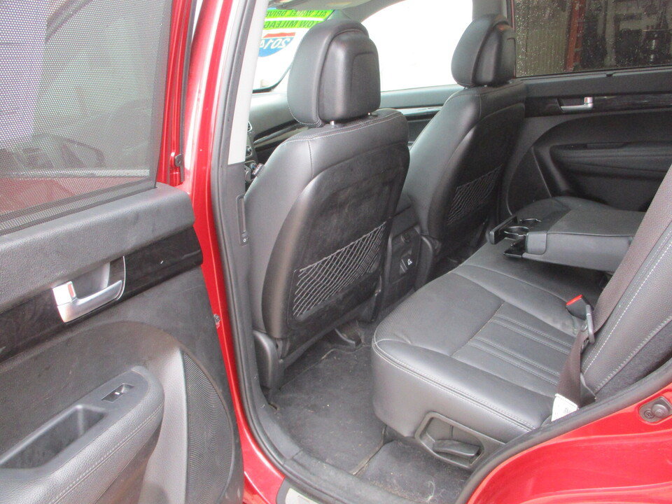 Used 2014 Kia Sorento SX w/ 3rd Row Package AWD/4WD image 26