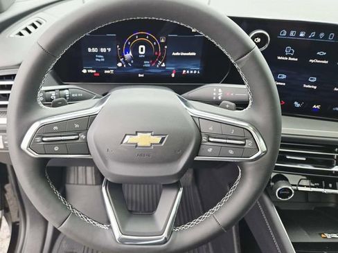 New 2026 Chevrolet Traverse LT w/ Sun and Wheel Package AWD/4WD image 18