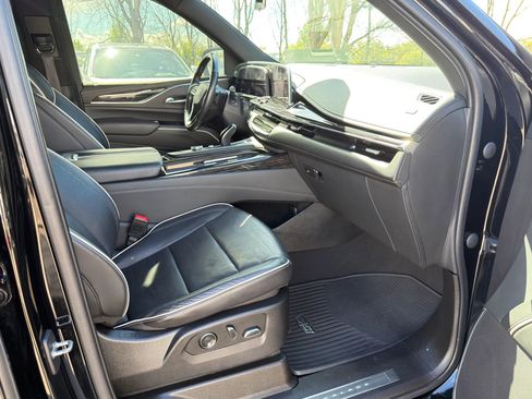 Used 2021 Cadillac Escalade ESV Sport w/ Driver Assist Tech Package image 18