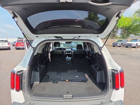 Used 2023 Kia Sorento S w/ Panoramic Sunroof Package AWD/4WD image 25