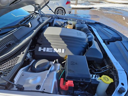 Used 2014 Dodge Challenger R/T image 31