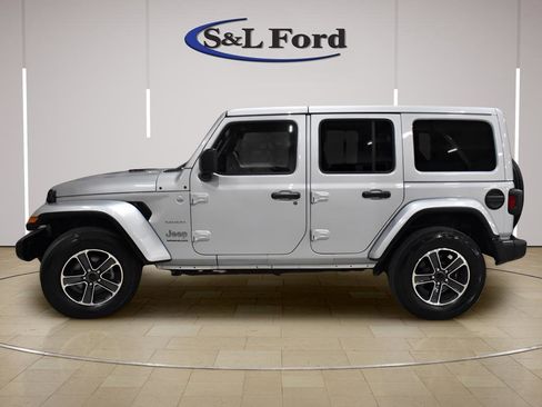 Used 2023 Jeep Wrangler Sahara image 2
