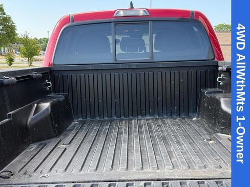 Used 2023 Toyota Tacoma SR AWD/4WD image 9