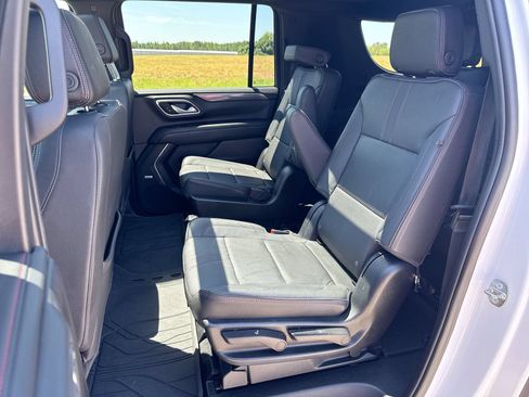 Used 2023 Chevrolet Suburban RST w/ Luxury Package RWD image 23