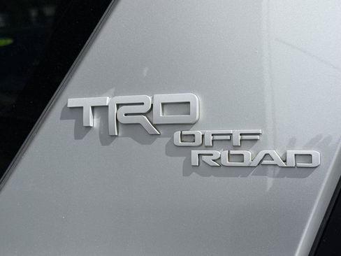 Used 2021 Toyota 4Runner TRD Off-Road Premium AWD/4WD image 11