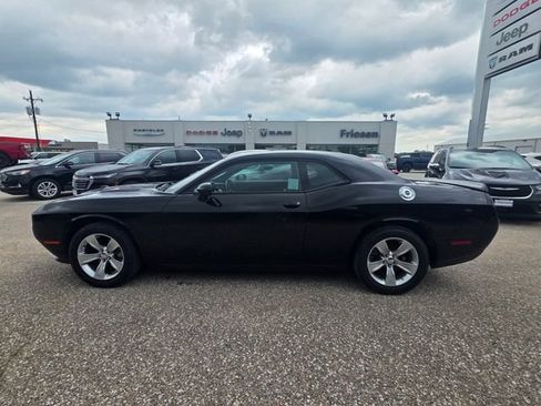 Used 2021 Dodge Challenger SXT RWD image 9