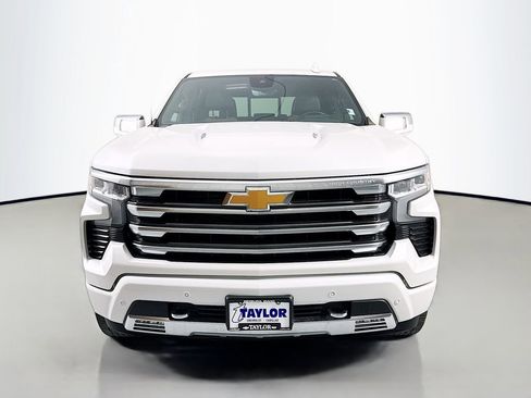 Used 2024 Chevrolet Silverado 1500 High Country w/ Technology Package image 2