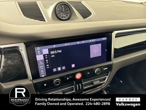 Used 2023 Porsche Macan Base image 6