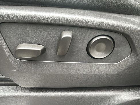 New 2026 GMC Sierra 1500 SLT w/ SLT Premium Package image 32