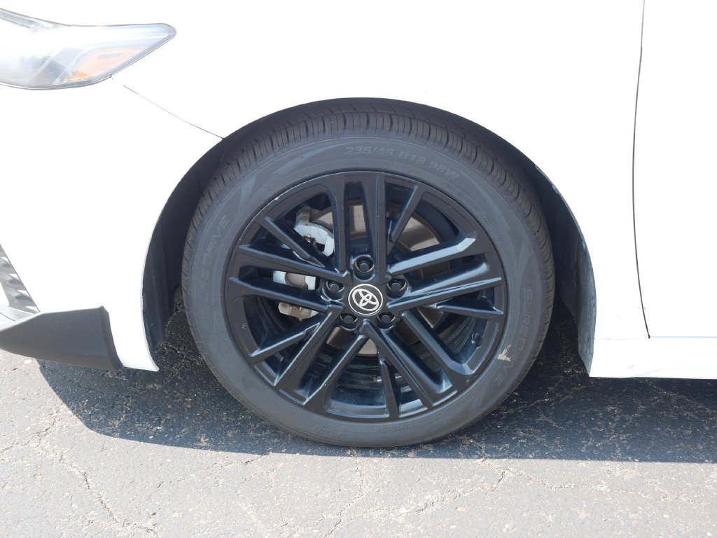 Used 2025 Toyota Camry SE FWD image 8