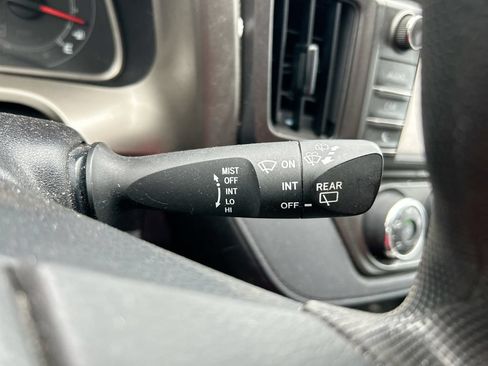 Used 2015 Toyota RAV4 LE AWD/4WD image 18