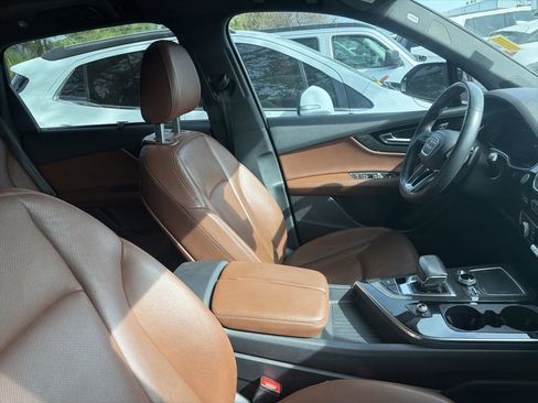 Used 2018 Audi Q7 3.0T Prestige w/ Prestige Package image 3