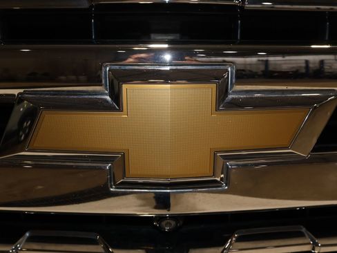 Certified 2020 Chevrolet Silverado 1500 LTZ w/ Technology Package image 40