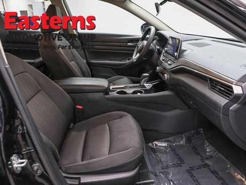 Used 2024 Nissan Altima 2.5 SV FWD image 24