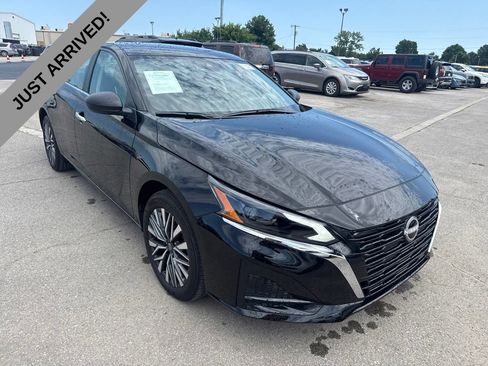 Certified 2025 Nissan Altima 2.5 SV AWD/4WD image 3