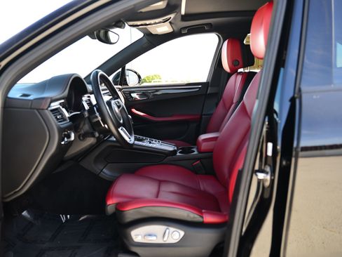 Used 2018 Porsche Macan S image 7