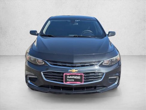 Used 2017 Chevrolet Malibu Hybrid FWD image 2