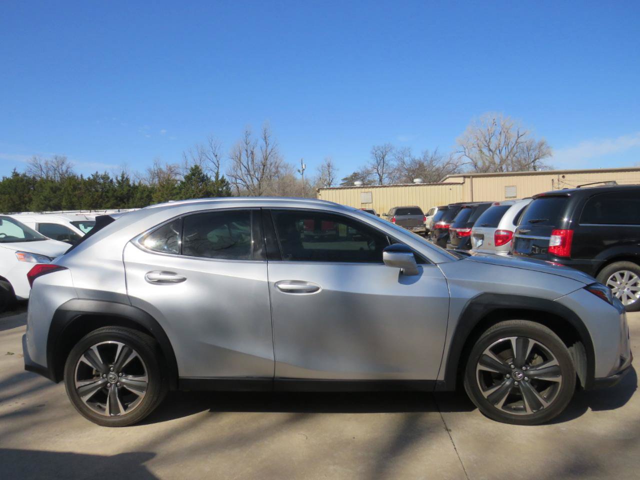 Used 2019 Lexus UX 200 FWD image 16